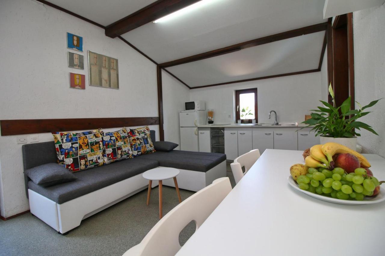 Apartment Nana Rovigno Esterno foto