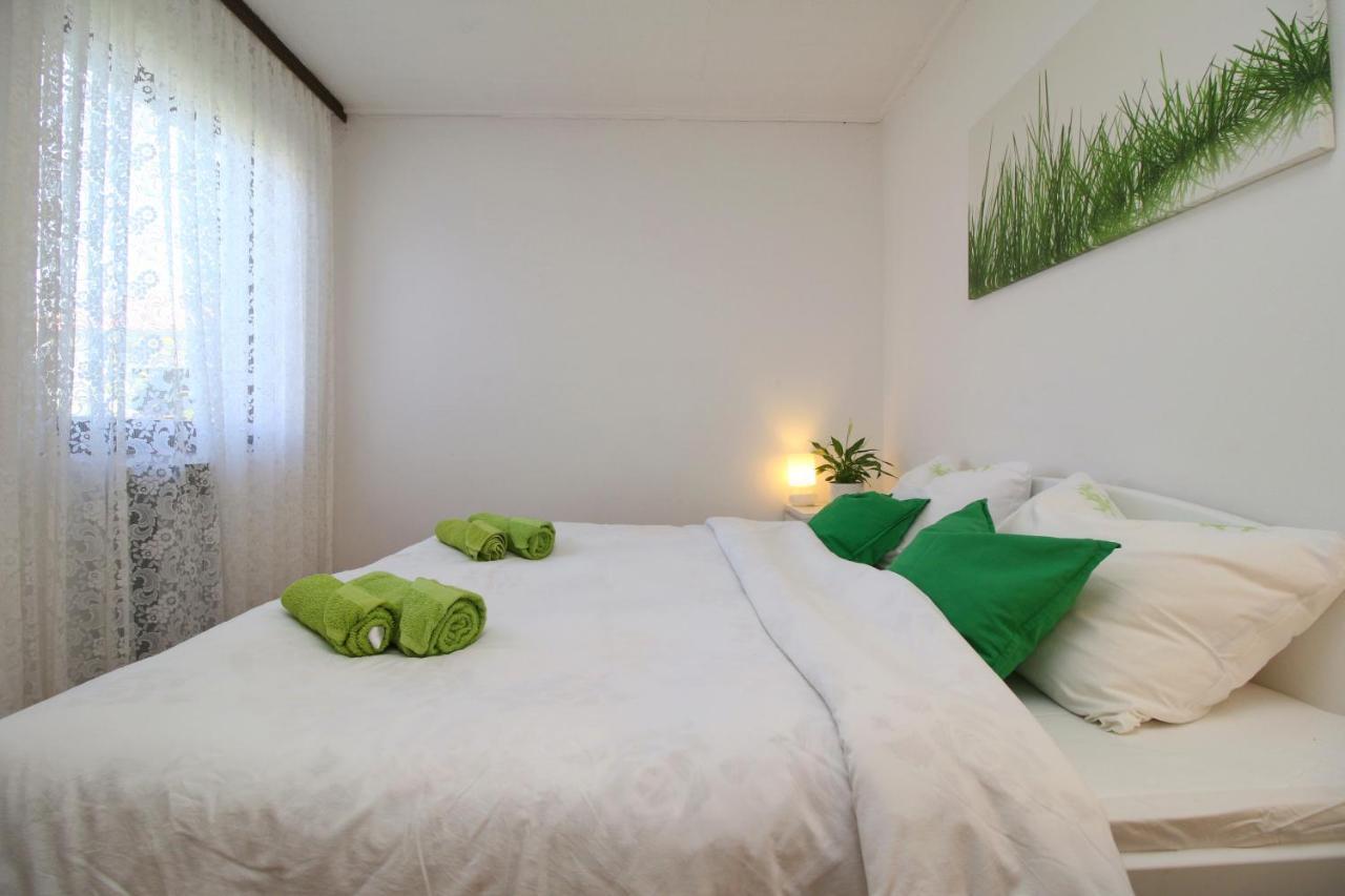 Apartment Nana Rovigno Esterno foto